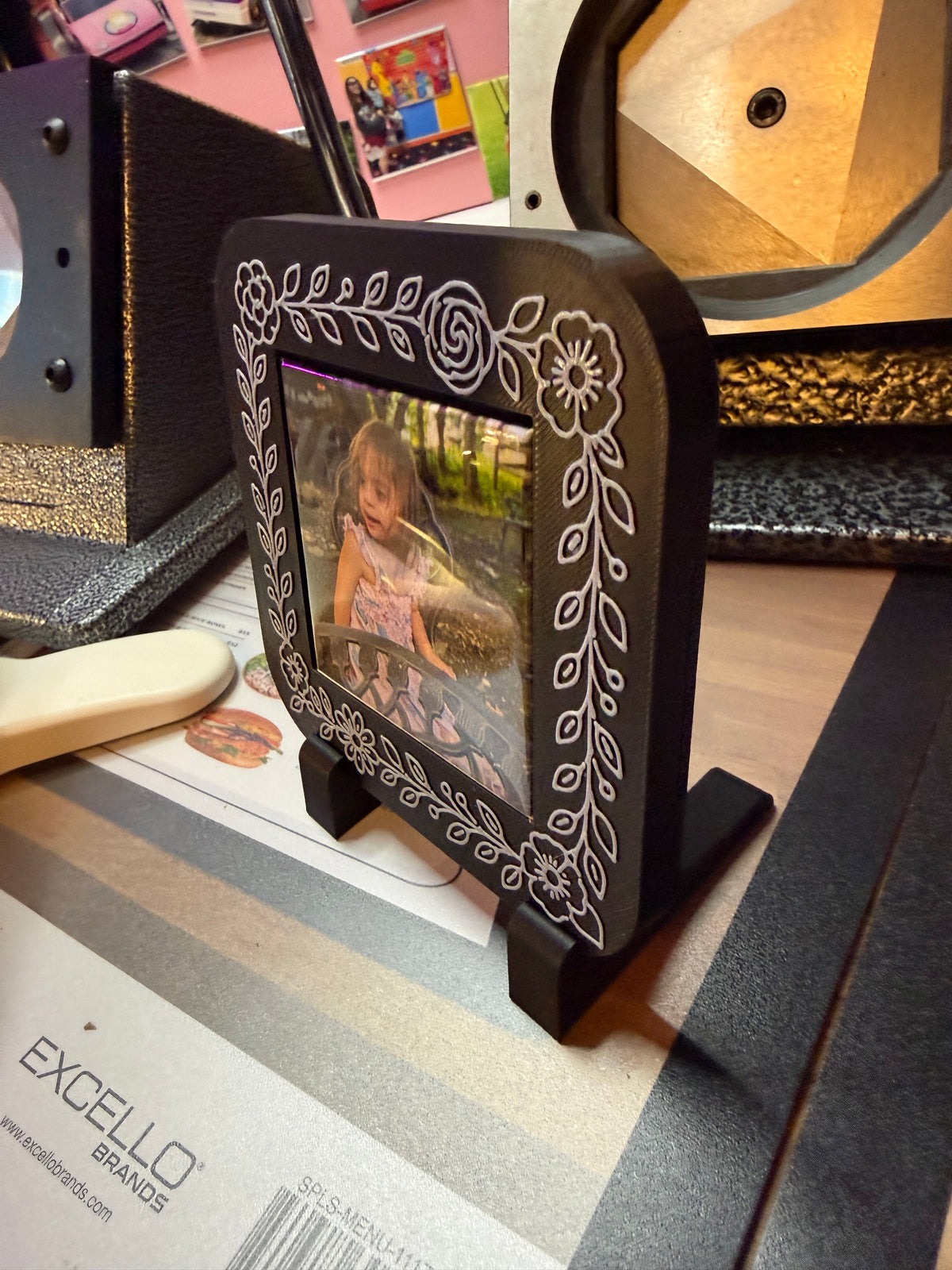 Black w/white floral wreath design for 2.5 inch photo magnet