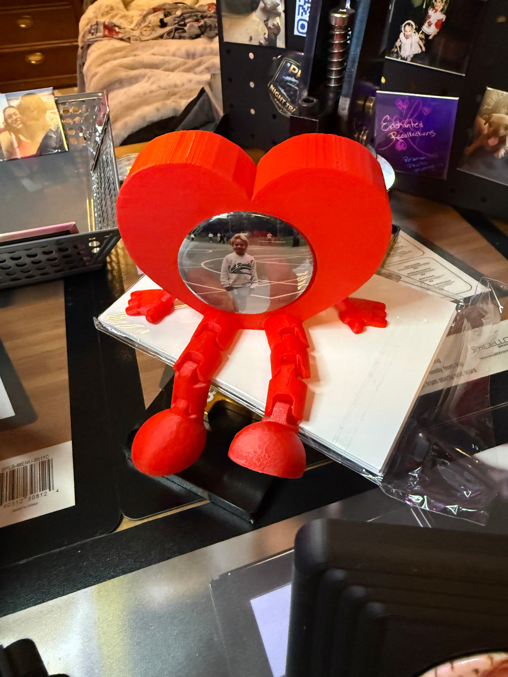 Heart figure for round 58mm photo magnet